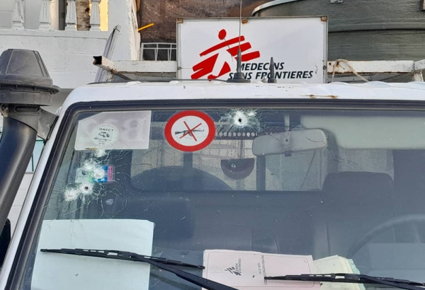 Veículo de MSF atingido por tiros no dia 15 de março. © MSF