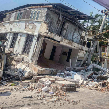 Destruição causada pelo terremoto, em Mandalay. Mianmar, 31 de março de 2025. © MSF