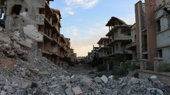 Durante mais de uma década de conflito, a cidade de Deir ez-Zor foi destruída. © Asmar Al-Bahir/MSF