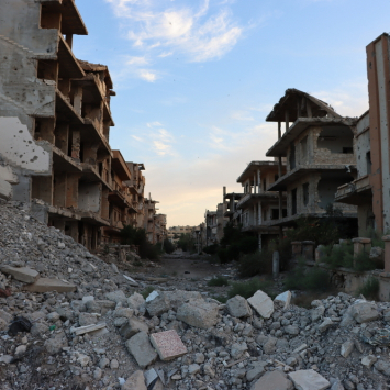 Durante mais de uma década de conflito, a cidade de Deir ez-Zor foi destruída. © Asmar Al-Bahir/MSF
