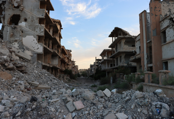 Durante mais de uma década de conflito, a cidade de Deir ez-Zor foi destruída. © Asmar Al-Bahir/MSF
