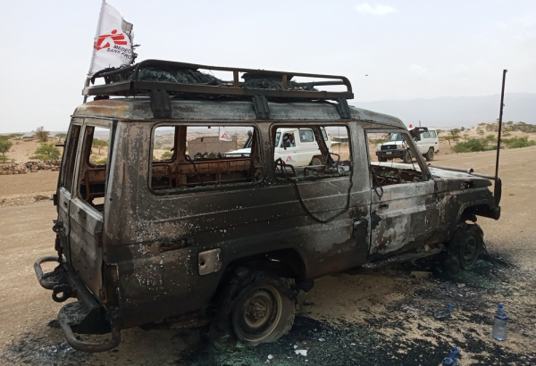 Carro em que María, Tedros e Yohannes viajavam, em uma foto capturada pela equipe de busca de MSF em 25 de junho de 2021. ©MSF