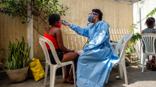 Atividades de saúde em Vaz Lobo, no Rio de Janeiro, durante a pandemia da COVID-19. Maio de 2020. © Mariana Abdalla/MSF