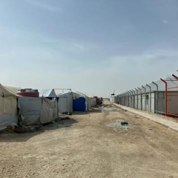 Área do acampamento de Al Hol perto da clínica de MSF. Síria, fevereiro de 2026. ©Steve MacKay/MSF