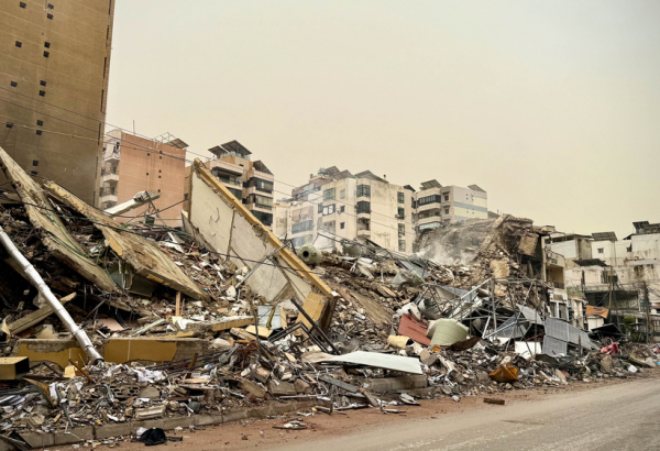 Edifícios residenciais destruídos no bairro densamente povoado de Dahye, no sul de Beirute, em 14 de março de 2026