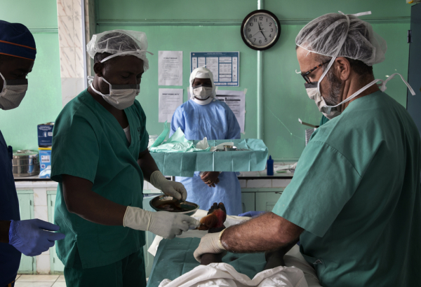 Médicos Sem Fronteiras é forçada a retirar suas equipes da região Noroeste de Camarões