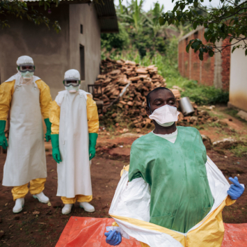 Número de vítimas fatais de Ebola na RDC chega a 2 mil pessoas