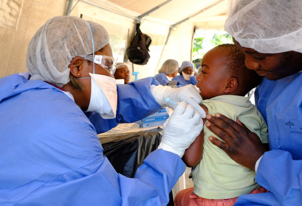 MSF defende que a vacinação contra ébola seja ampliada