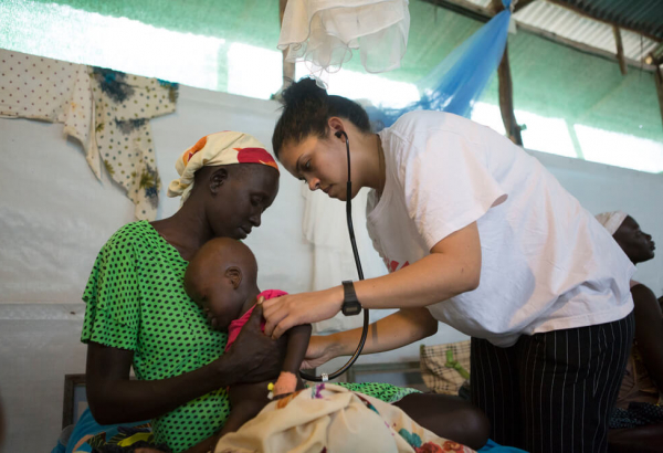 Sul-sudaneses encontram atendimento médico de emergência na Etiópia