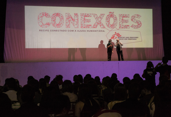 Cinema a céu aberto marca abertura do Conexões MSF no Recife