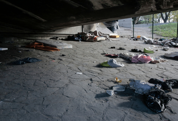 França: MSF abre centro diurno para jovens migrantes desacompanhados