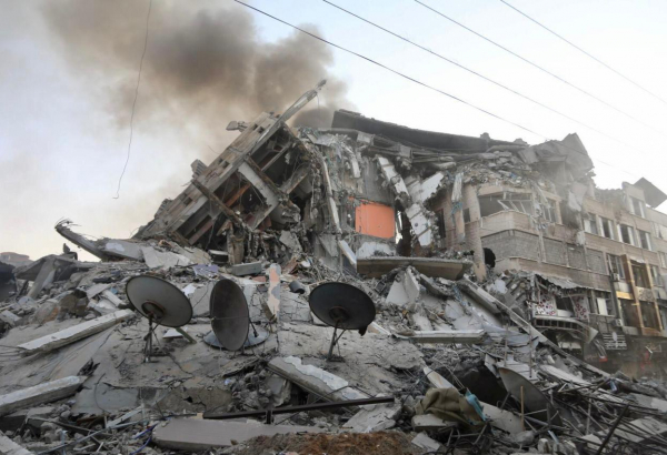 Forte bombardeio leva Gaza à beira da catástrofe