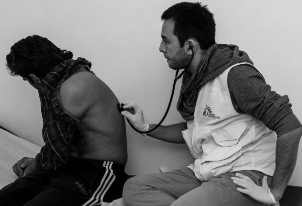Grécia: em Atenas, sobreviventes de tortura recebem cuidado especializado