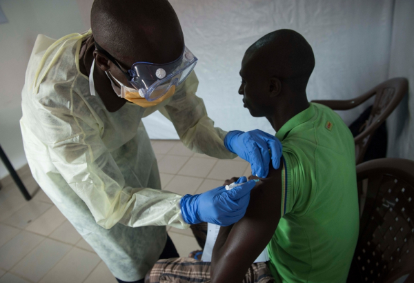 guine-ebola-msf144889-yann_libessartmsf