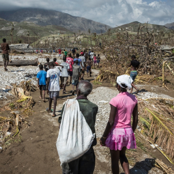 Haiti: equipes encontram necessidade de água limpa e cuidados médicos conforme chegam a regiões afetadas pelo furacão