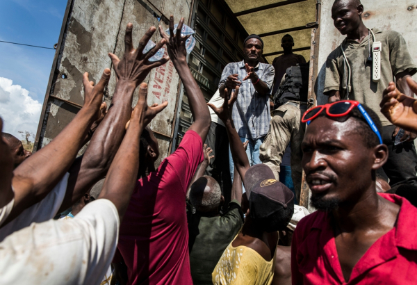 A falta de água, de acesso a cuidados médicos e de refúgio são as principais ameaças à saúde da população atingida pelo furacão Matthew