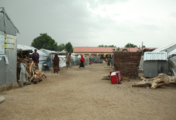 Nigéria: “Algumas crianças sabem desenhar melhor uma arma do que uma bola de futebol”