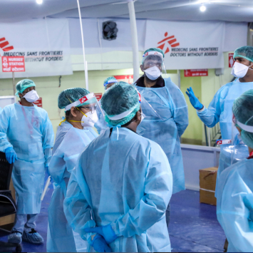 Desafios, medos e o estigma de trabalhar na linha de frente da COVID-19 na Índia