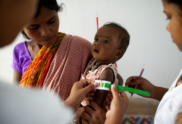 Combatendo a desnutrição junto às comunidades locais