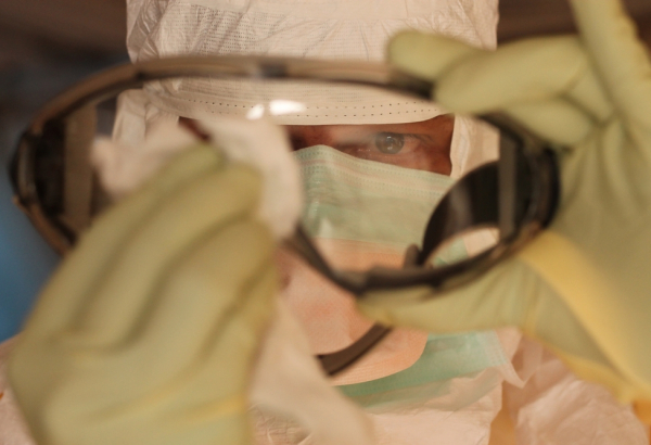 liberia-msf-msb14185-ebola-martinzinggl