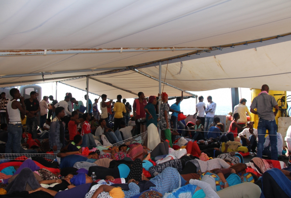 MSF participa do resgate de 3 mil pessoas no Mediterrâneo em um só dia