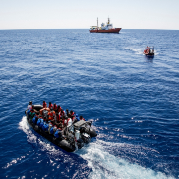 Médicos Sem Fronteiras resgata quase 2 mil pessoas no Mar Mediterrâneo