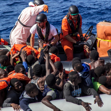 25 pessoas são encontradas mortas e 246 resgatadas por MSF em mais um dia trágico no Mediterrâneo