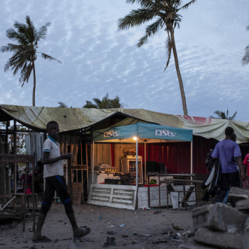 "Não podemos abandoná-los": tratando HIV em uma cidade devastada pelo ciclone