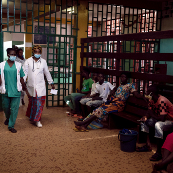 HIV: resposta centrada na comunidade precisa de mais recursos na África Ocidental e Central