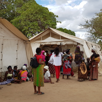 Cabo Delgado, Moçambique: meio milhão de pessoas que fugiram da violência agora lutam para obter moradia, alimento e água