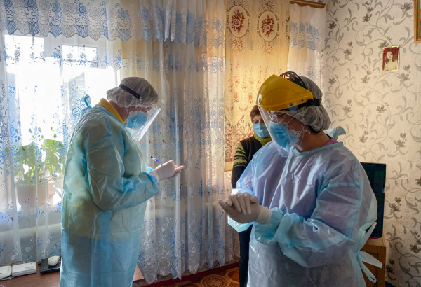 Ucrânia: idosos enfrentam barreiras no acesso a cuidados para COVID-19