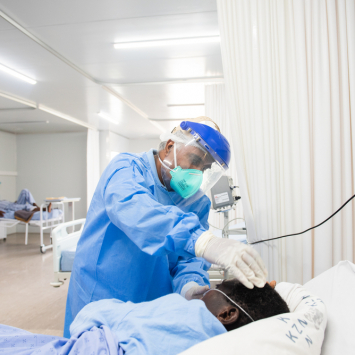 Não se trata apenas de vacinas: o fornecimento de oxigênio também deve estar no centro da resposta à COVID-19