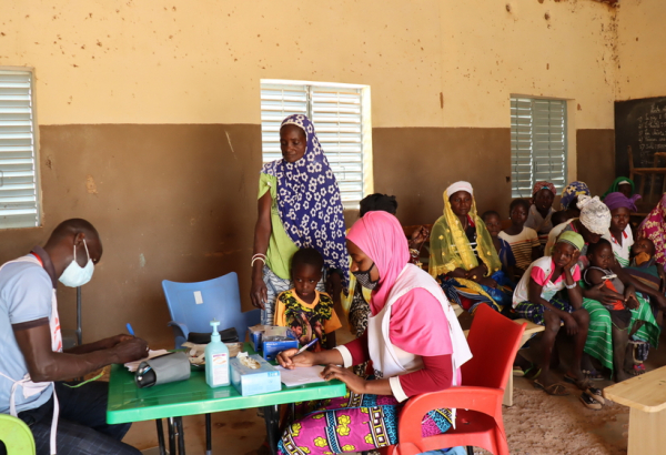 Burkina Faso: prestando cuidados de saúde em uma região devastada pela violência Burkina Faso: prestando cuidados de saúde em uma região devastada pela violência