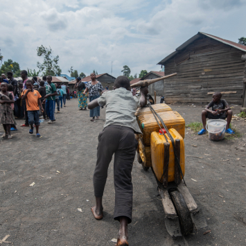 Meio milhão de pessoas estão sem acesso à água potável após erupção do vulcão Nyiragongo, na República Democrática do Congo