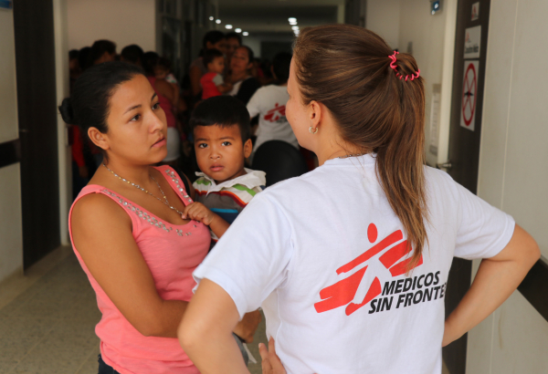 Migrantes venezuelanos enfrentam dificuldades de acesso aos serviços de saúde na Colômbia