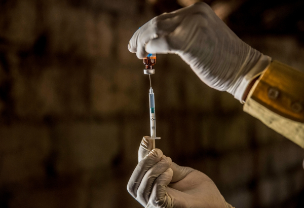 Vacinas contra a COVID-19: MSF lamenta que apenas 2% do suprimento de 2021 e 2022 da Pfizer vá para o Covax Facility