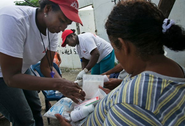 Equipes de MSF estão oferecendo apoio psicossocial e logístico às famílias afetadas pelo terremoto