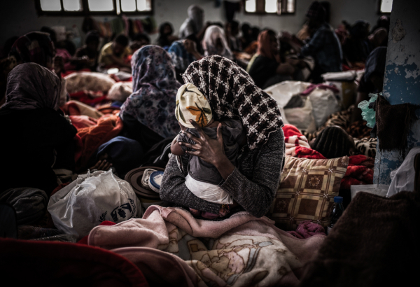 Violência recorrente contra migrantes e refugiados força MSF a suspender as atividades em centros de detenção na Líbia