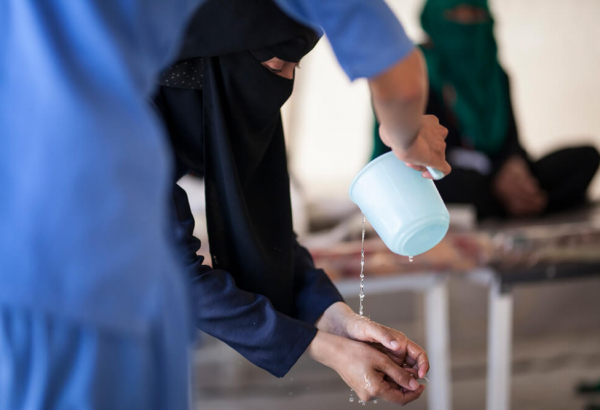 Iêmen: MSF reduz resposta ao surto de cólera conforme número de casos diminui