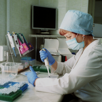 Medicamentos genéricos provam ser uma opção acessível no combate à epidemia de Hepatite C