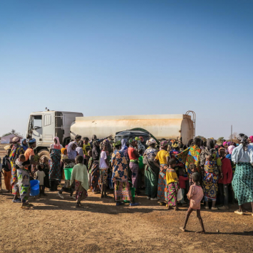 Burkina Faso: milhares de pessoas fugindo da violência precisam de ajuda
