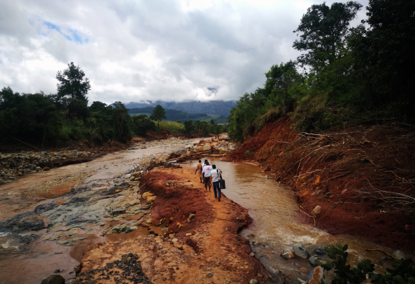 Ciclone Idai, Zimbábue: os primeiros seis dias