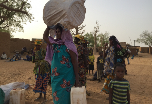 Mali: deslocados enfrentam condições precárias em Bamaco