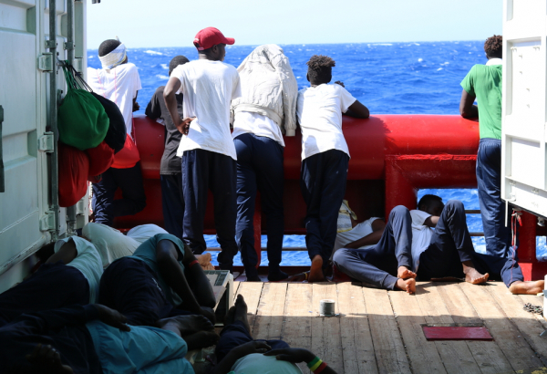 Stefanie, coordenadora da equipe médica a bordo do Ocean Viking, descreve um dia na clínica do navio