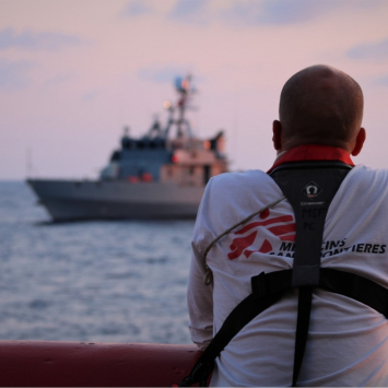 6 ocasiões em que MSF atuou no auxílio a migrantes no mar Mediterrâneo