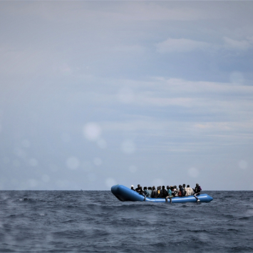 “Todos os sobreviventes se recordam da grande onda que os jogou na água”