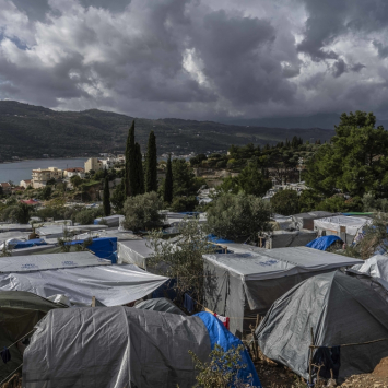 Um "escudo" de violência: a mais recente resposta da Europa à migração