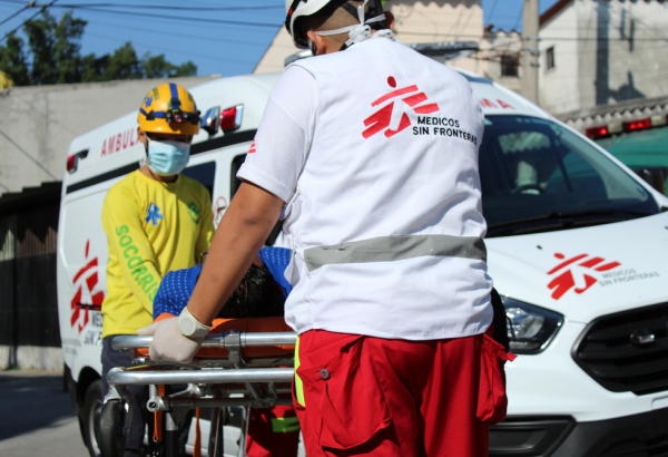 MSF realiza serviço de ambulância em Ilopango, El Salvador