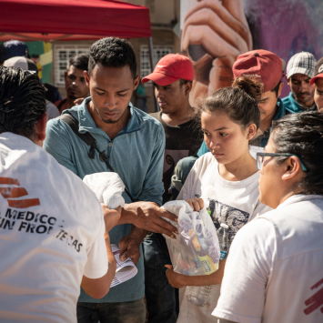 EUA devem incluir solicitantes de asilo na resposta à Covid-19 em vez de fechar a fronteira