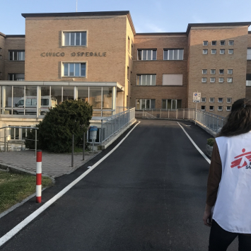 Abordagem sob a perspectiva da saúde pública é a grande mudança necessária para combater a COVID-19